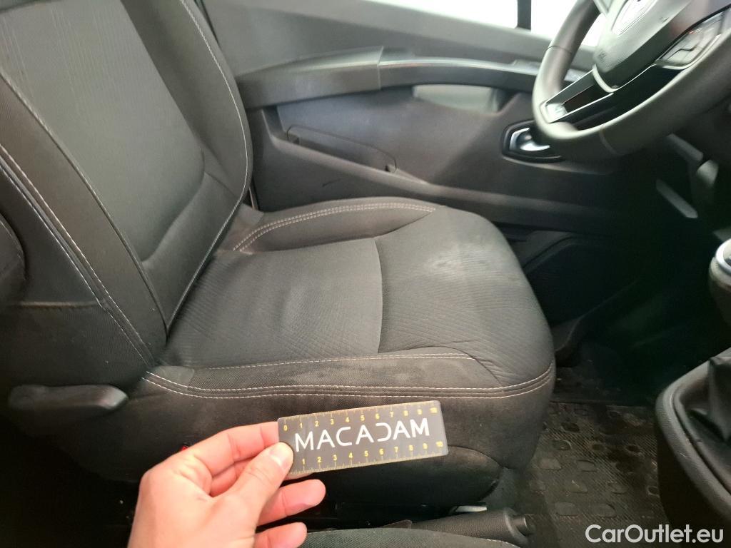  Renault  Trafic  Fourgon L2H1 3T Grand Confort 2.0 dCi 130CV BVM6 E6d #17