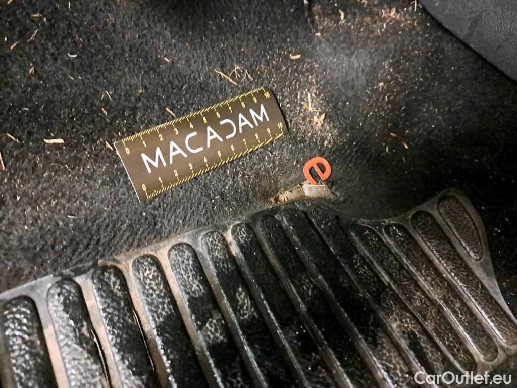  Renault  Clio  IV Air MediaNav 1.5 dCi 75CV BVM5 E6 #8