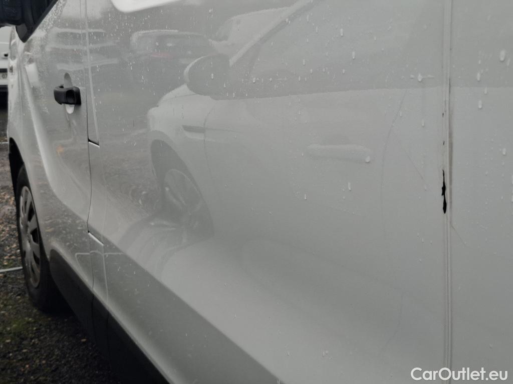  Renault  Trafic RENAULT  / 2014 / 4P / Fourgon tôlé FG GCFL1H1 1000 dCi95 Stop&Start E6 #39