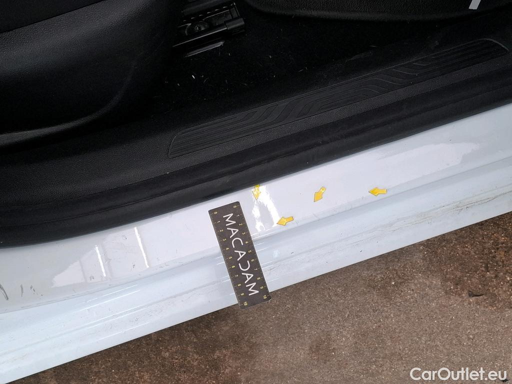  Renault  Megane RENAULT Mégane Berline 5p Berline Business TCe 115 FAP #26