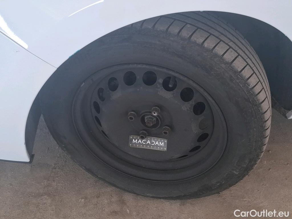  Renault  Clio RENAULT  Société VU 5p Berline Air Medianav dCi 90 #31