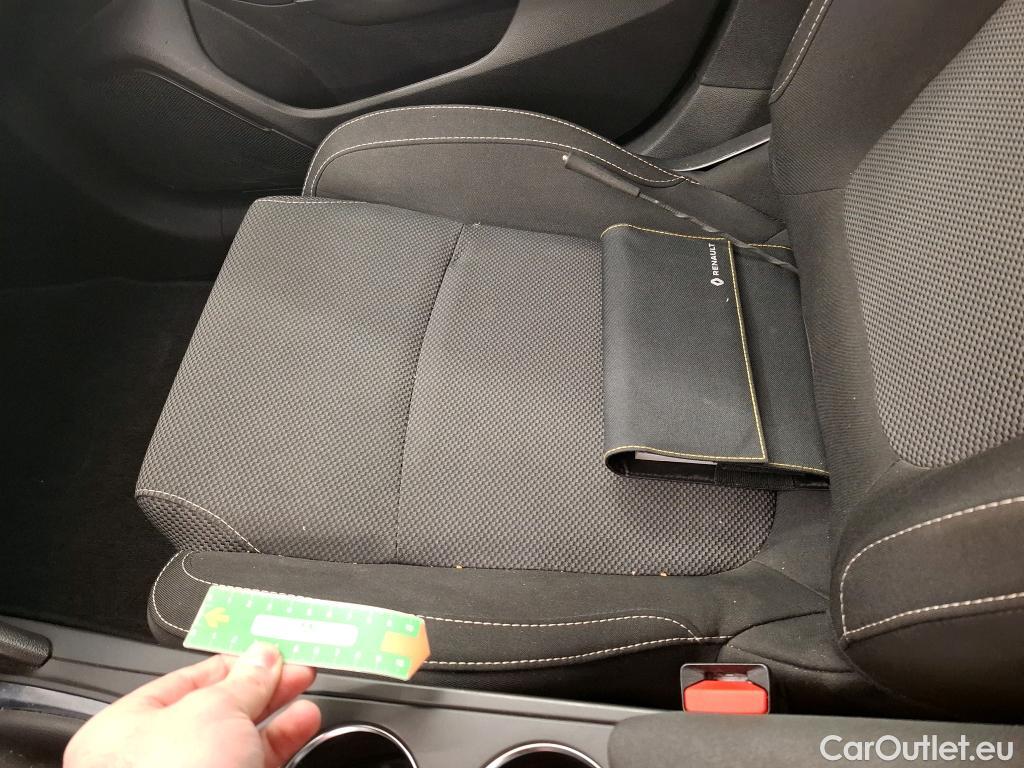  Renault  Megane  IV Berline 5pt. Société Air Nav 1.5 dCi 90CV BVM6 E6 #12