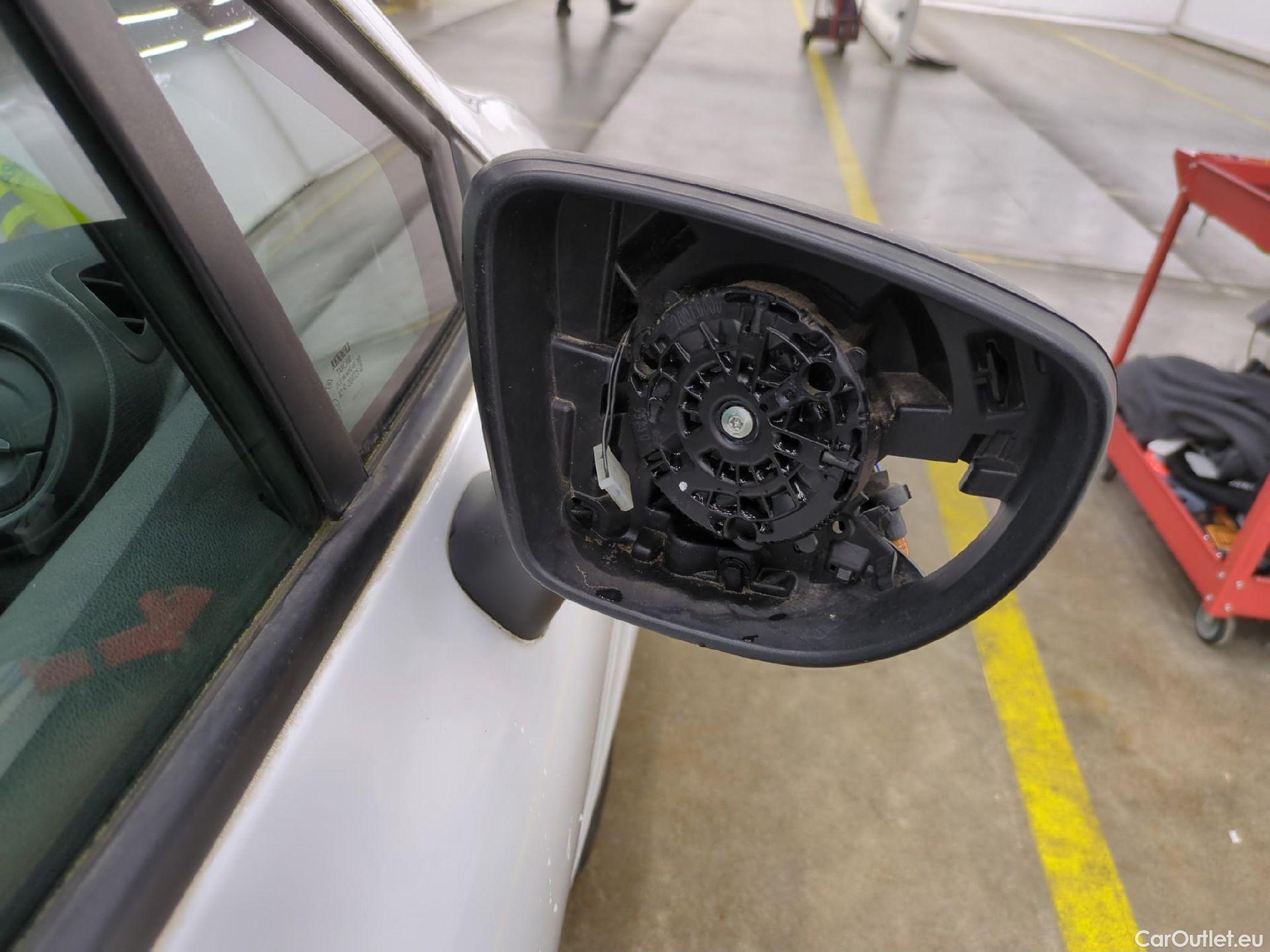  Renault  Clio  IV Air 1.5 dCi 75CV BVM5 E6 #4