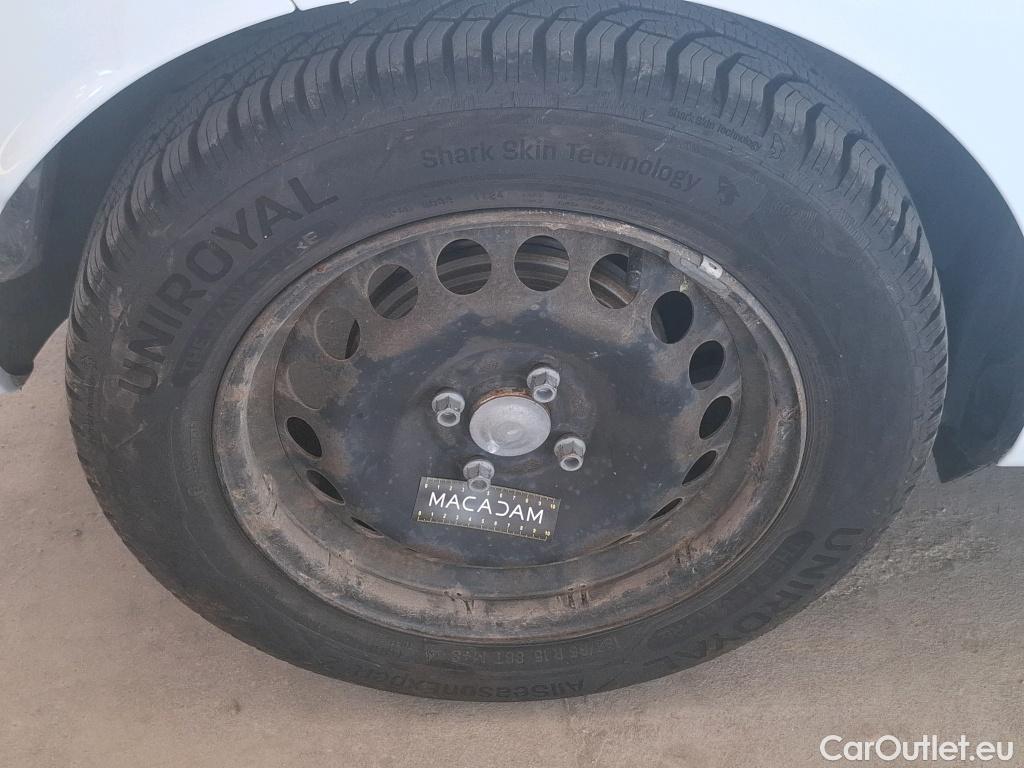  Renault  Clio RENAULT  Société VU 5p Berline Air Medianav dCi 90 #37