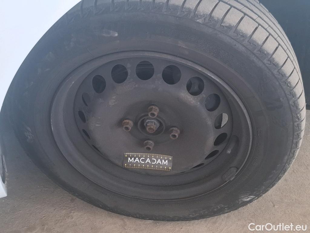  Renault  Clio RENAULT  Société VU 5p Berline Air Medianav dCi 90 #40