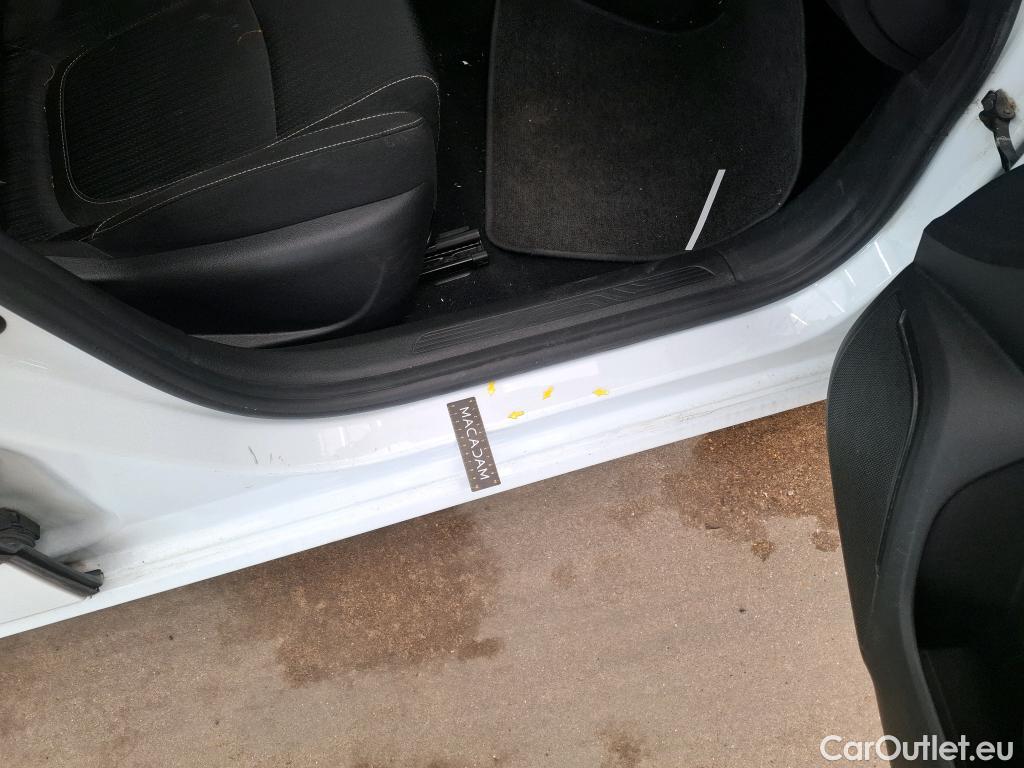  Renault  Megane RENAULT Mégane Berline 5p Berline Business TCe 115 FAP #25