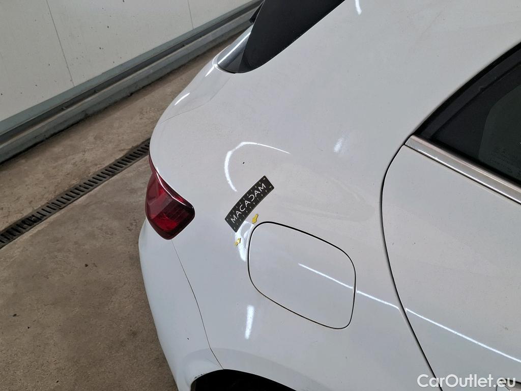  Renault  Megane RENAULT Mégane Berline 5p Berline Business TCe 115 FAP #32