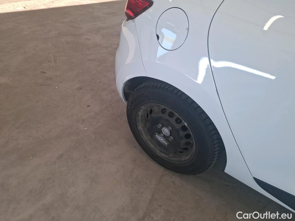  Renault  Clio RENAULT  Société VU 5p Berline Air Medianav dCi 90 #36