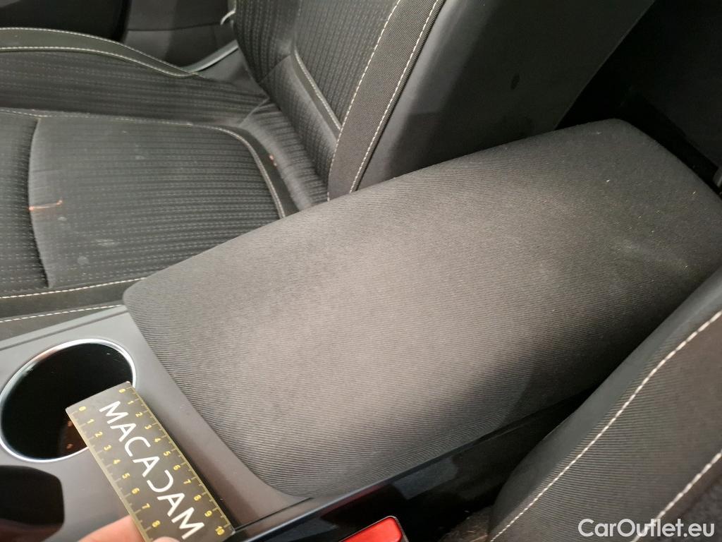  Renault  Megane RENAULT Mégane Berline 5p Berline Business TCe 115 FAP #40