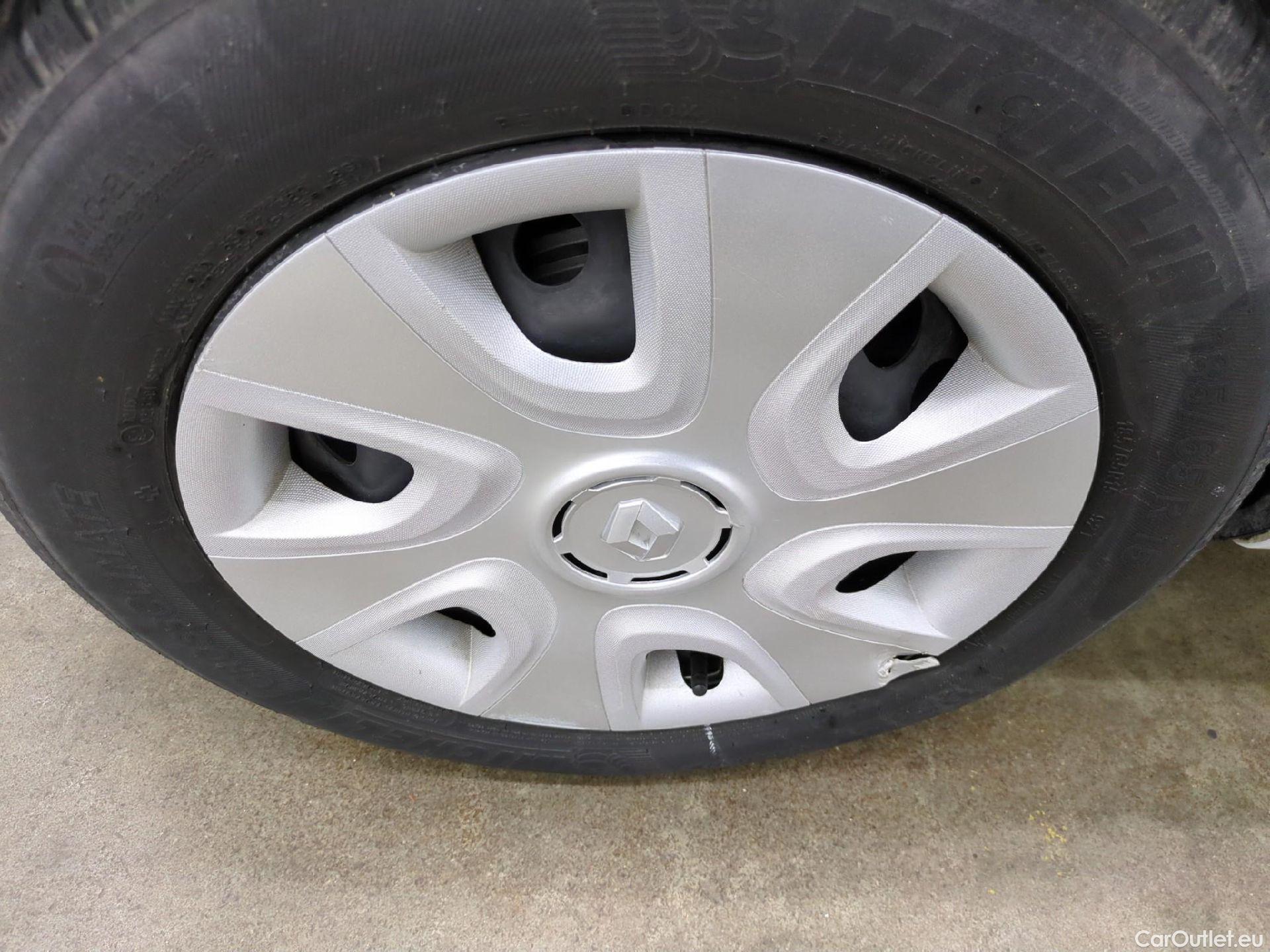  Renault  Clio  IV Air 1.5 dCi 75CV BVM5 E6 #19