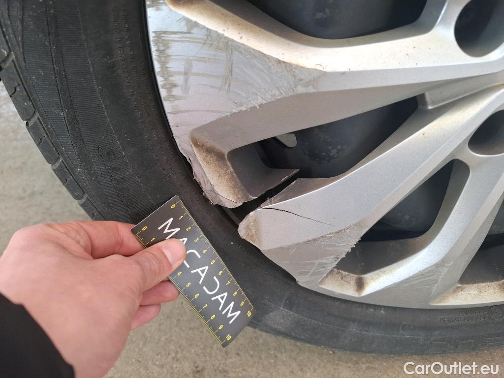  Renault  Megane  IV Berline 5pt. Société Air Nav 1.5 dCi 90CV BVM6 E6 #19