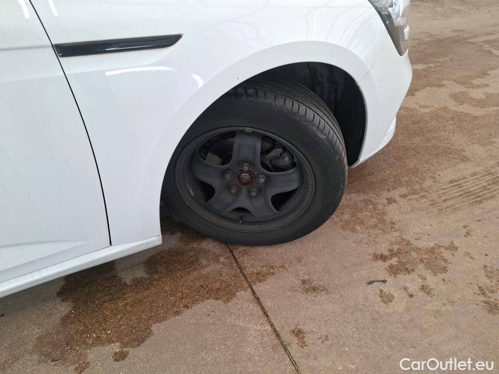  Renault  Megane RENAULT Mégane Berline 5p Berline Business TCe 115 FAP #37