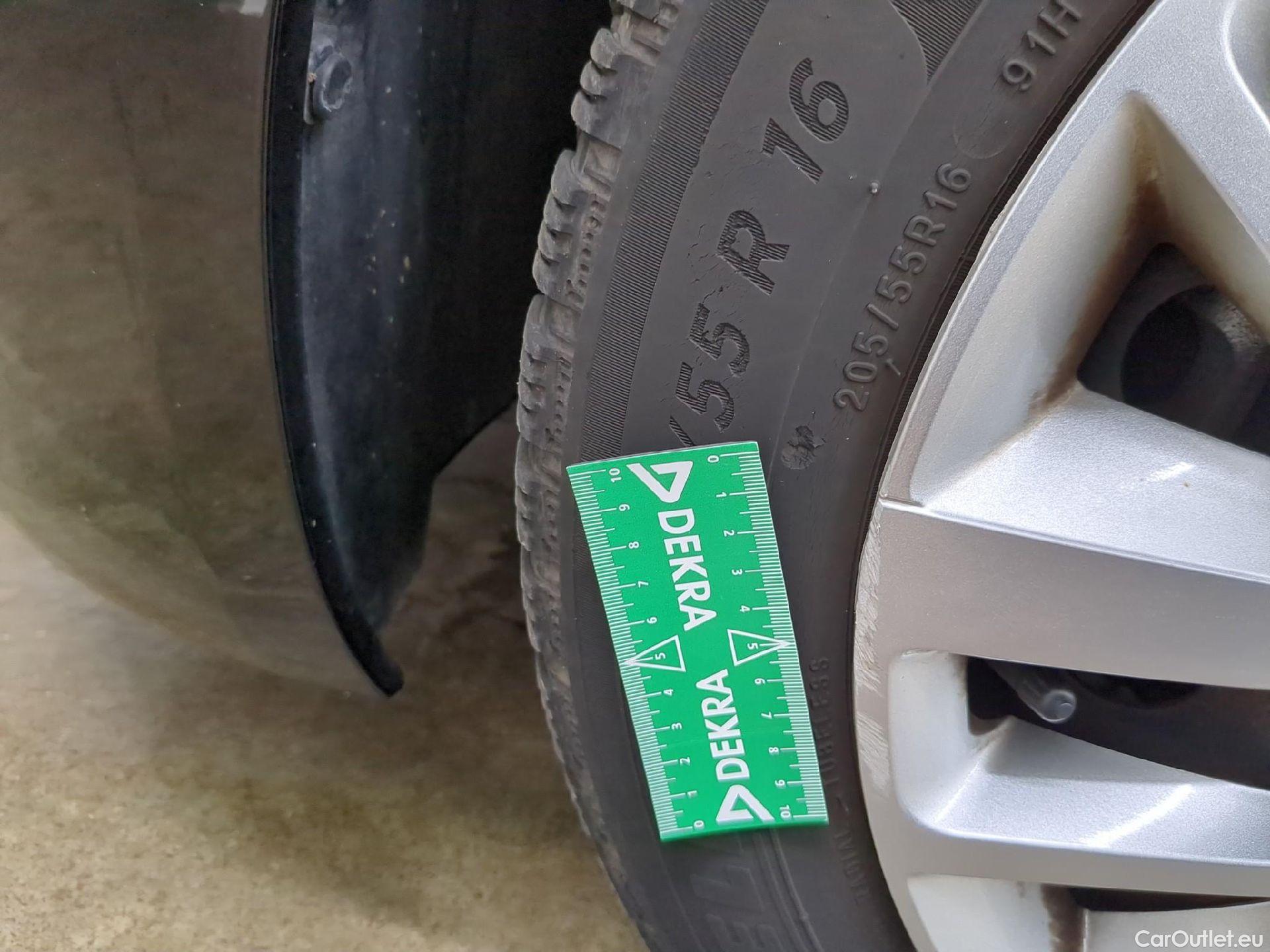  Peugeot  308  Premium Pack 1.5 HDI 100CV BVM6 E6dT #4