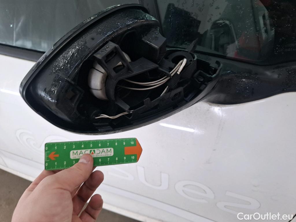  Peugeot  208 PEUGEOT  Affaire VU 5p Berline 1.6 BlueHDi 75 PACK CLIM #32