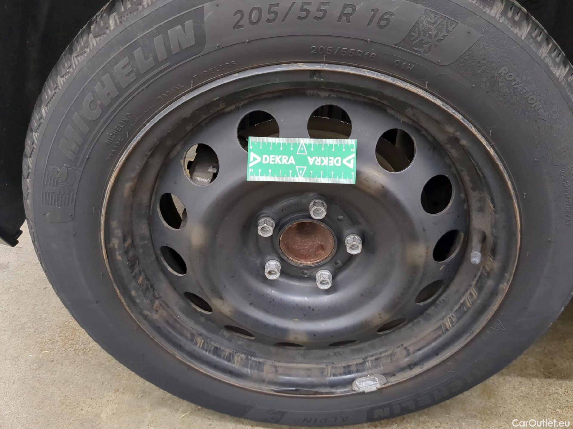  Peugeot  308  Premium Pack 1.5 HDI 100CV BVM6 E6dT #9