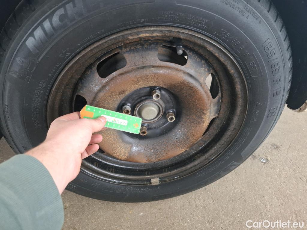  Peugeot  208 PEUGEOT  Affaire VU 5p Berline 1.6 BlueHDi 75 PACK CLIM #39