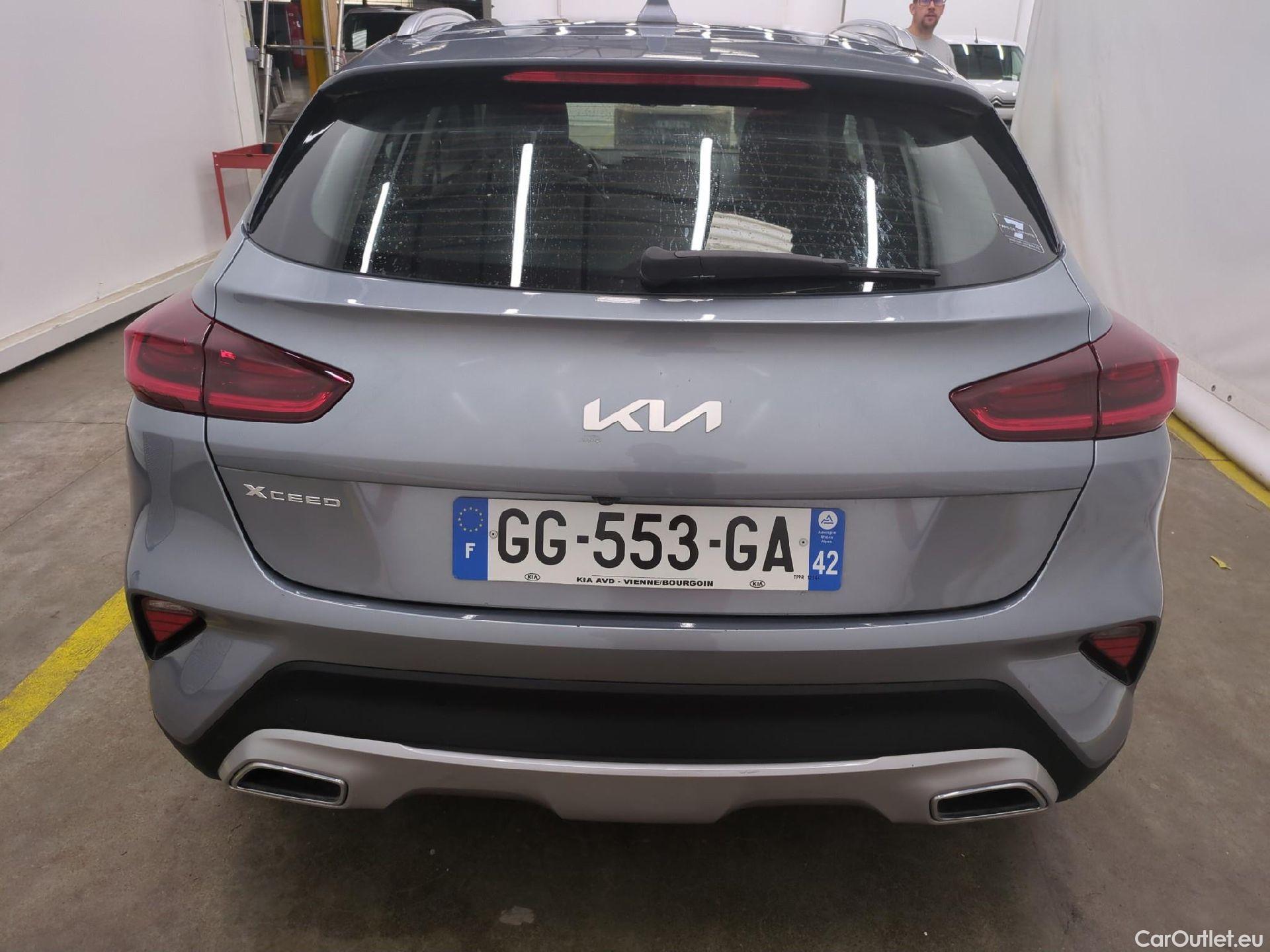 KIA  XCeed KIA  / 2019 / 5P / Crossover 1.6 GDI ISG ISG PHEV ACTIVE BUS DCT6 #28