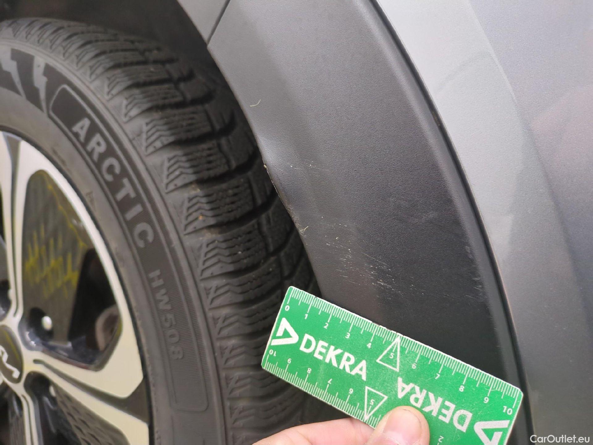  KIA  XCeed KIA  / 2019 / 5P / Crossover 1.6 GDI ISG ISG PHEV ACTIVE BUS DCT6 #53