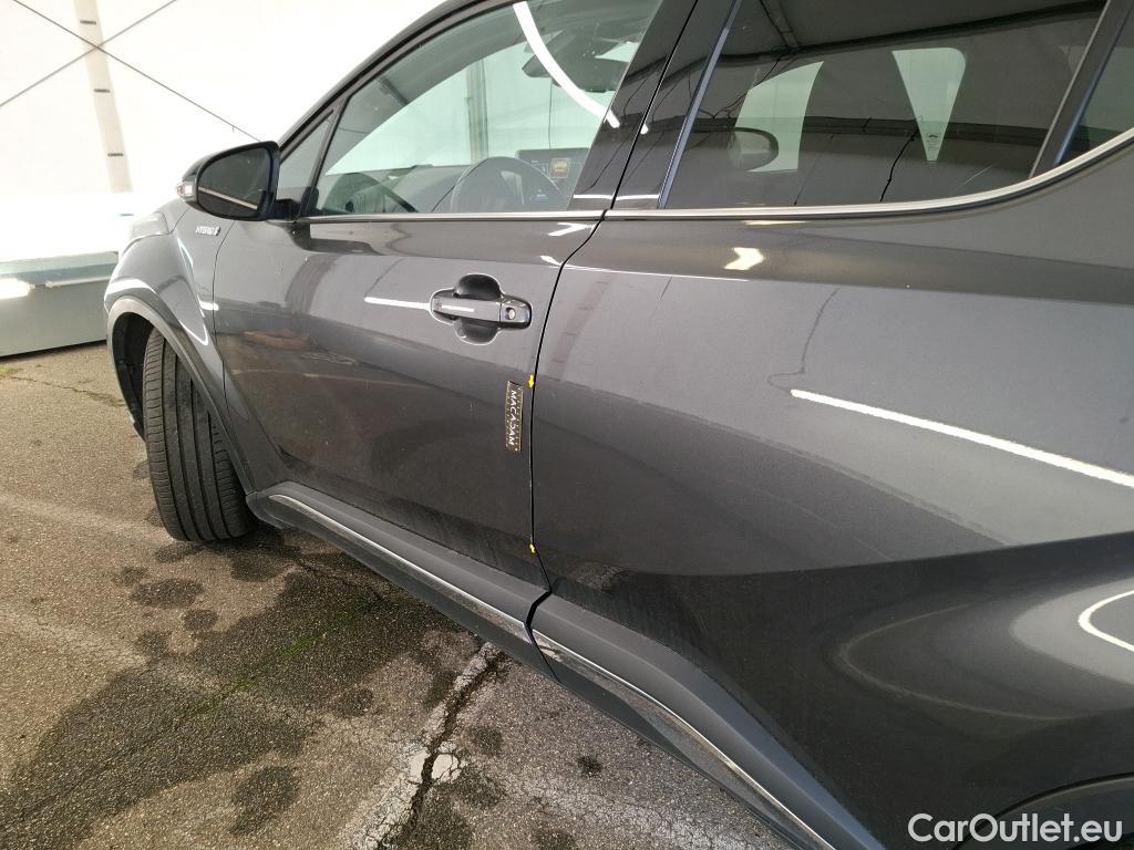  Toyota  C-HR TOYOTA  / 2016 / 5P / SUV 2.0 HYBRIDE 184 DISTINCTIVE #1