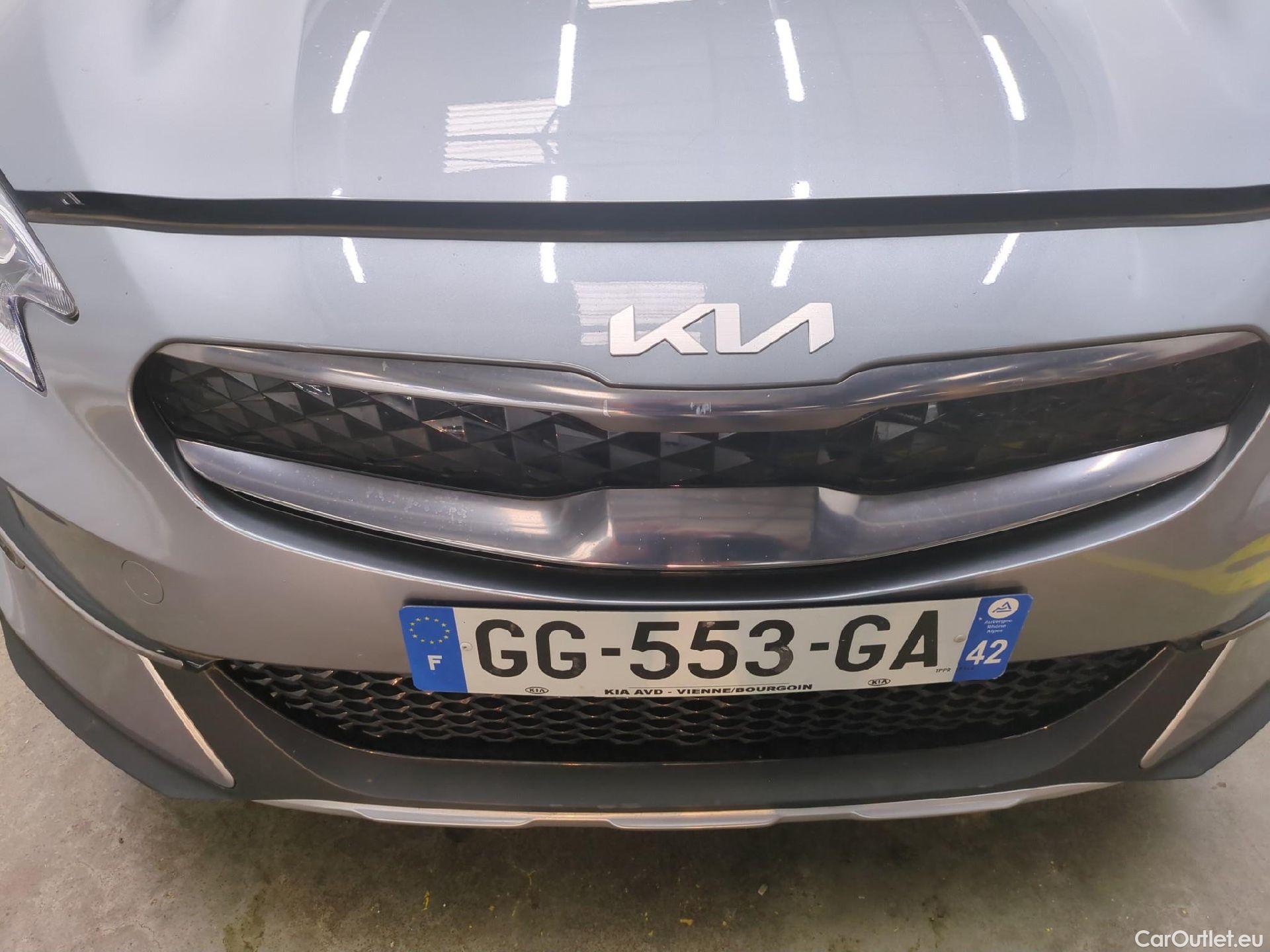  KIA  XCeed KIA  / 2019 / 5P / Crossover 1.6 GDI ISG ISG PHEV ACTIVE BUS DCT6 #48