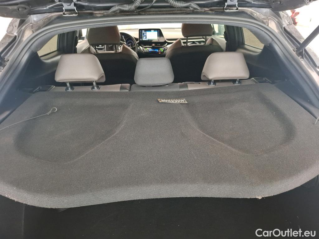  Toyota  C-HR TOYOTA  / 2016 / 5P / SUV 1.8 HYBRIDE 122 DISTINCTIVE #1