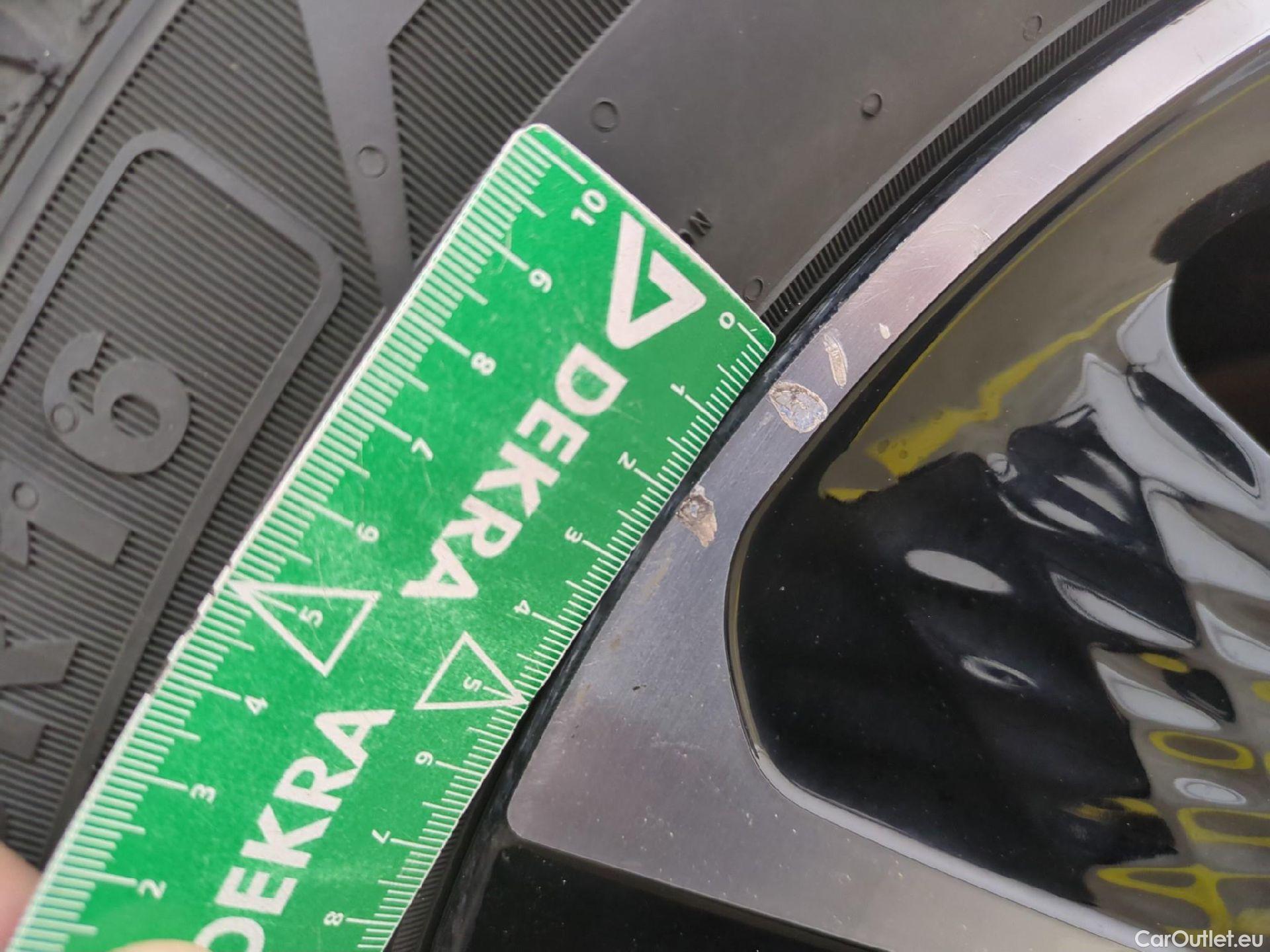  KIA  XCeed KIA  / 2019 / 5P / Crossover 1.6 GDI ISG ISG PHEV ACTIVE BUS DCT6 #7