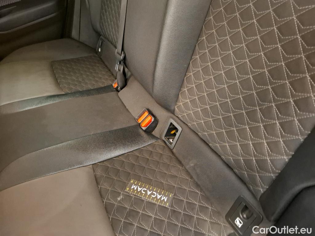  Toyota  C-HR TOYOTA  / 2016 / 5P / SUV 1.8 HYBRIDE 122 DISTINCTIVE #9