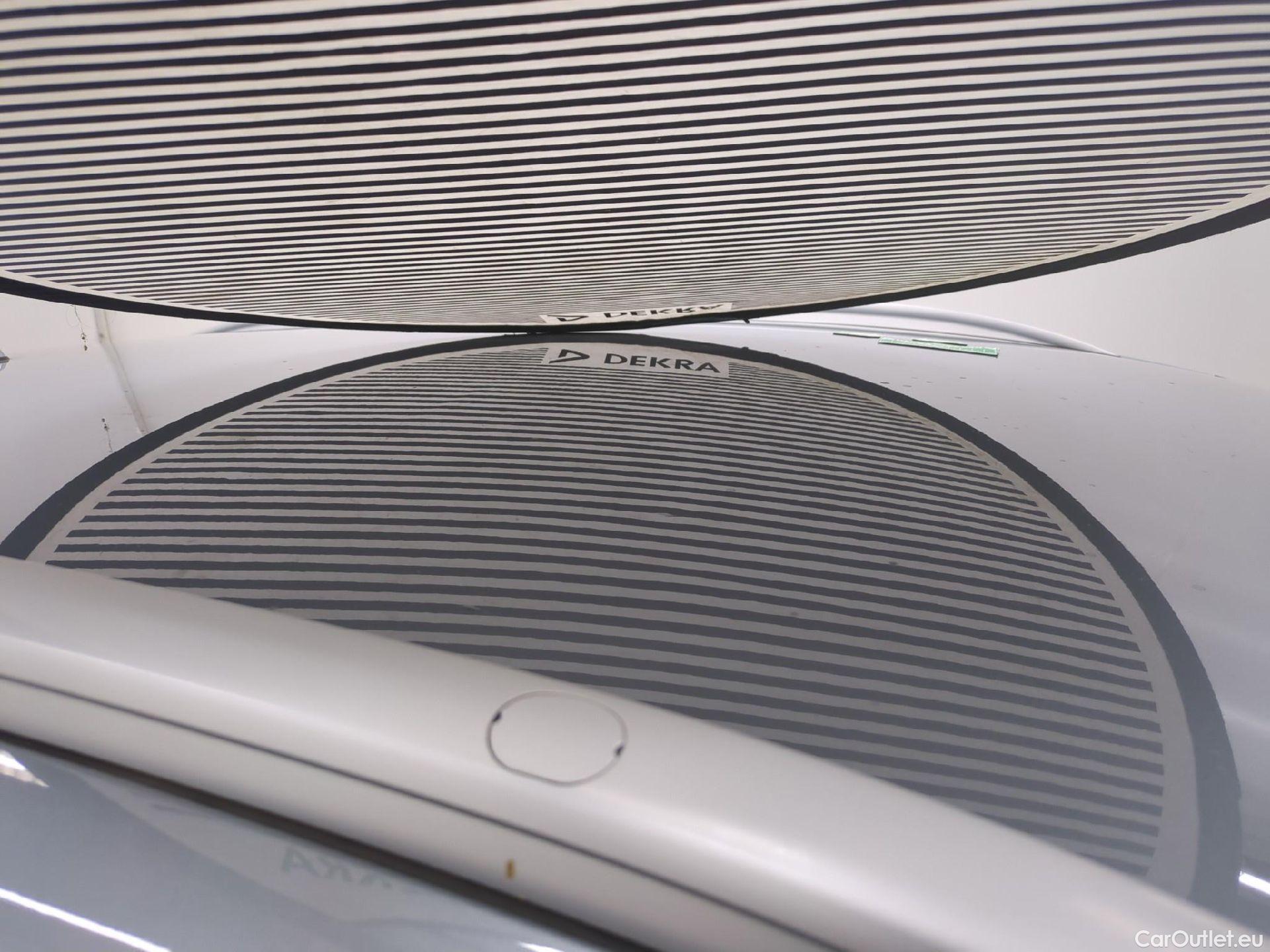  KIA  XCeed KIA  / 2019 / 5P / Crossover 1.6 GDI ISG ISG PHEV ACTIVE BUS DCT6 #37