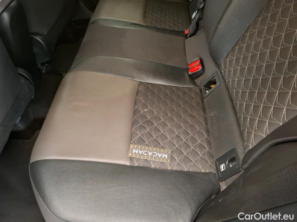  Toyota  C-HR TOYOTA  / 2016 / 5P / SUV 1.8 HYBRIDE 122 DISTINCTIVE #8