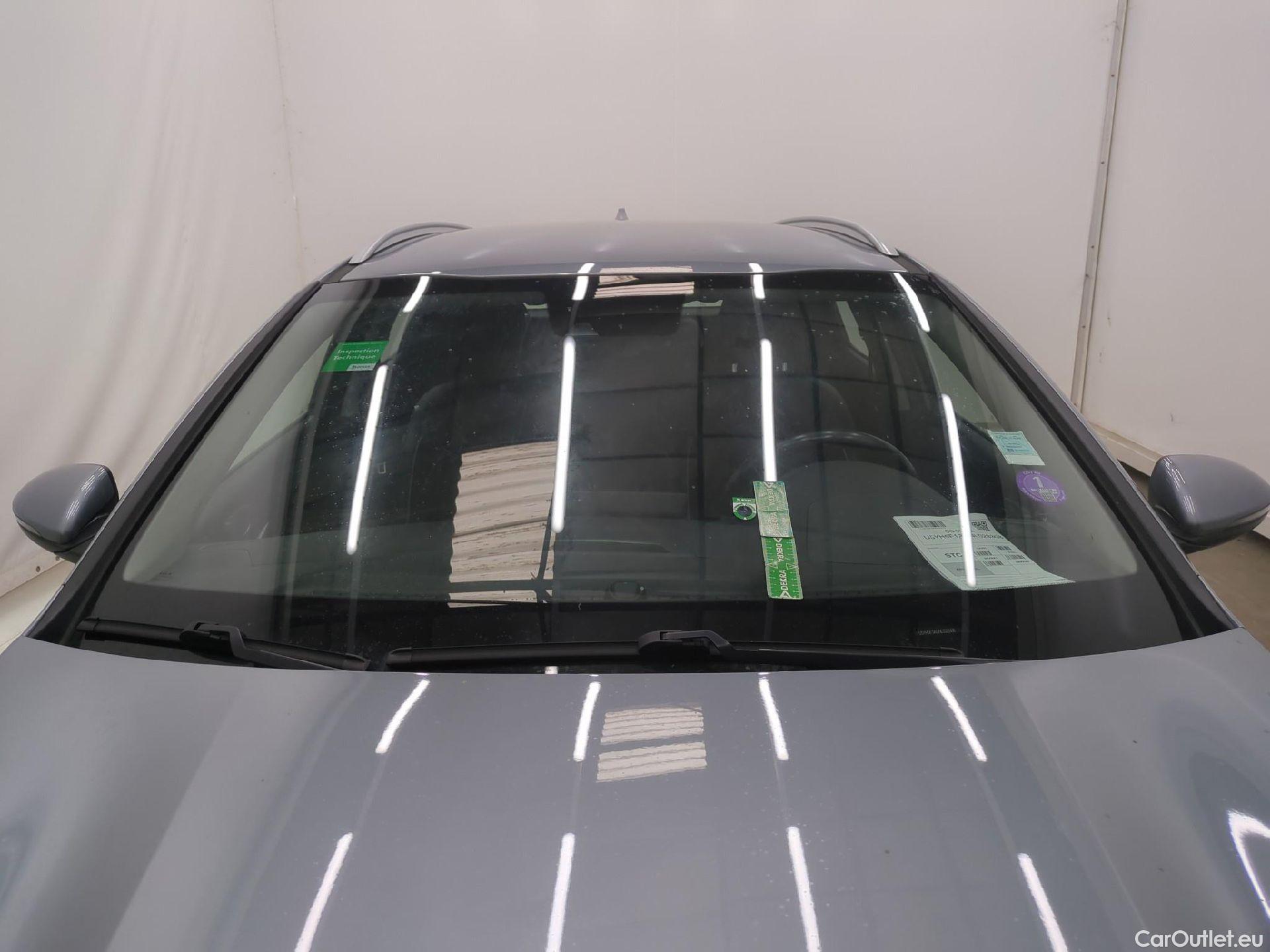  KIA  XCeed KIA  / 2019 / 5P / Crossover 1.6 GDI ISG ISG PHEV ACTIVE BUS DCT6 #49