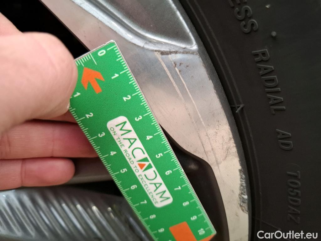  DS  DS7 DS DS 7 Crossback / 2017 / 5P / SUV BlueHDi 130 Auto Executive #15