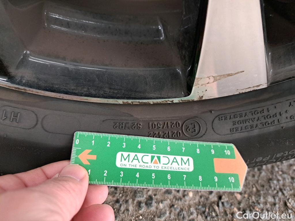  Peugeot  2008 PEUGEOT  / 2019 / 5P / Crossover 1.2 PT 130 S&S GT Line #9