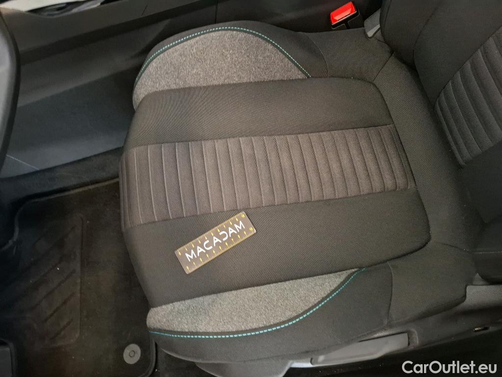  Peugeot  3008 PEUGEOT  / 2020 / 5P / SUV PureTech 130 S&S EAT8 Active Pack #8