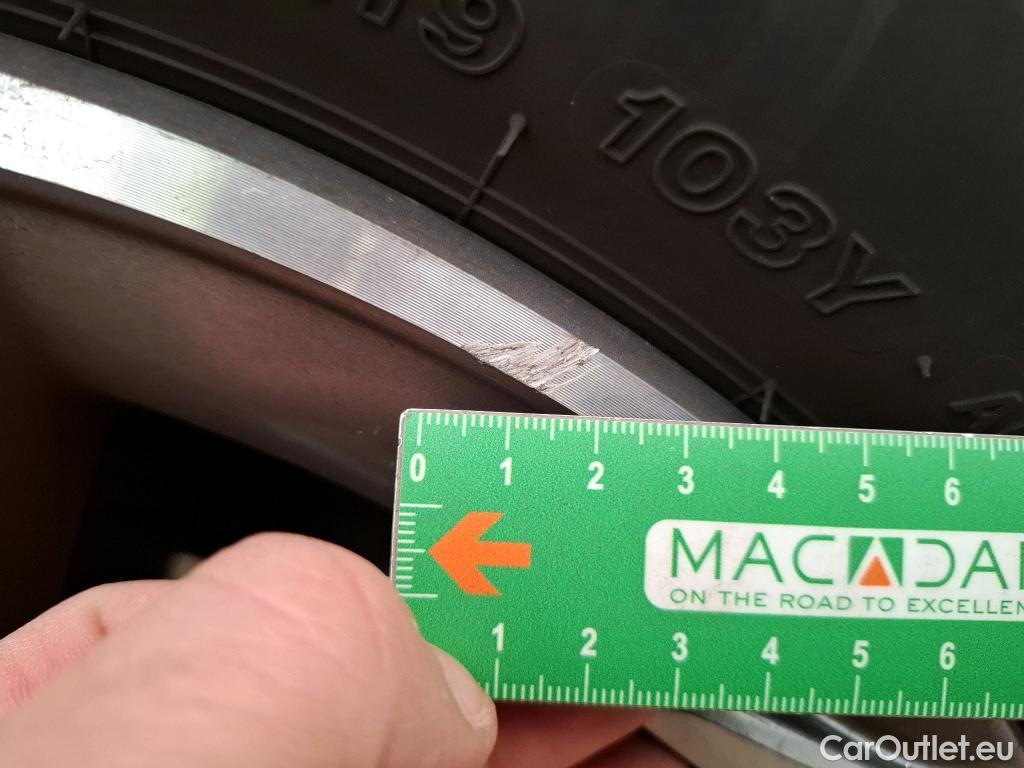  DS  DS7 DS DS 7 Crossback / 2017 / 5P / SUV BlueHDi 130 Auto Executive #16