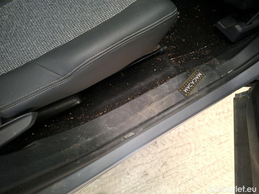  Peugeot  5008  Allure 1.2 PureTech 130CV BVA8 7 Sieges E6d #30