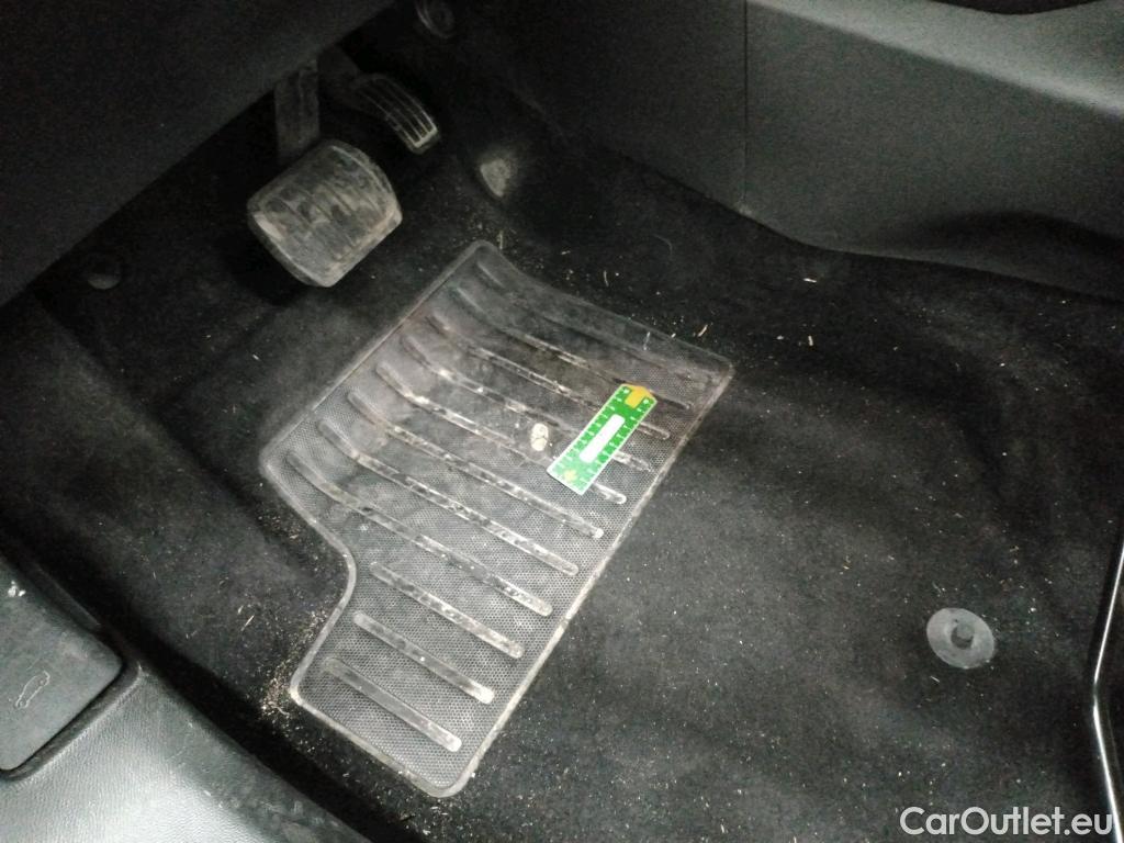  Peugeot  2008  Active Business 1.2 PureTech 130CV BVA8 E6d #18