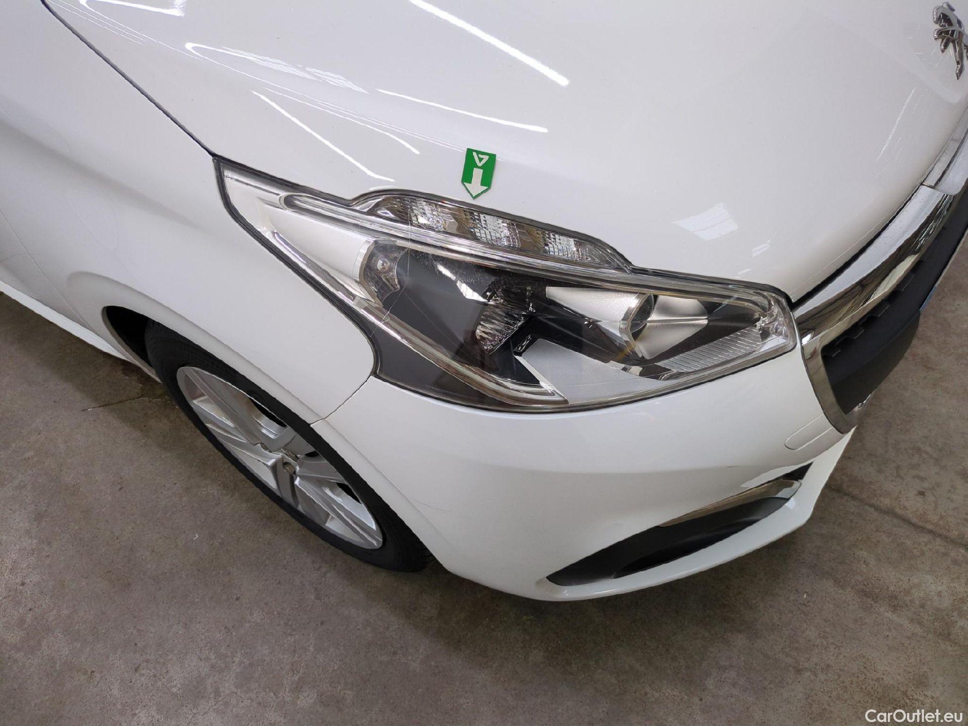  Peugeot  208  Allure Business 1.2 PureTech 110CV BVM5 E6 #9