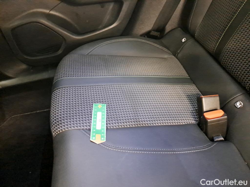  Peugeot  2008 PEUGEOT  / 2019 / 5P / Crossover 1.2 PT 130 S&S GT Line #17