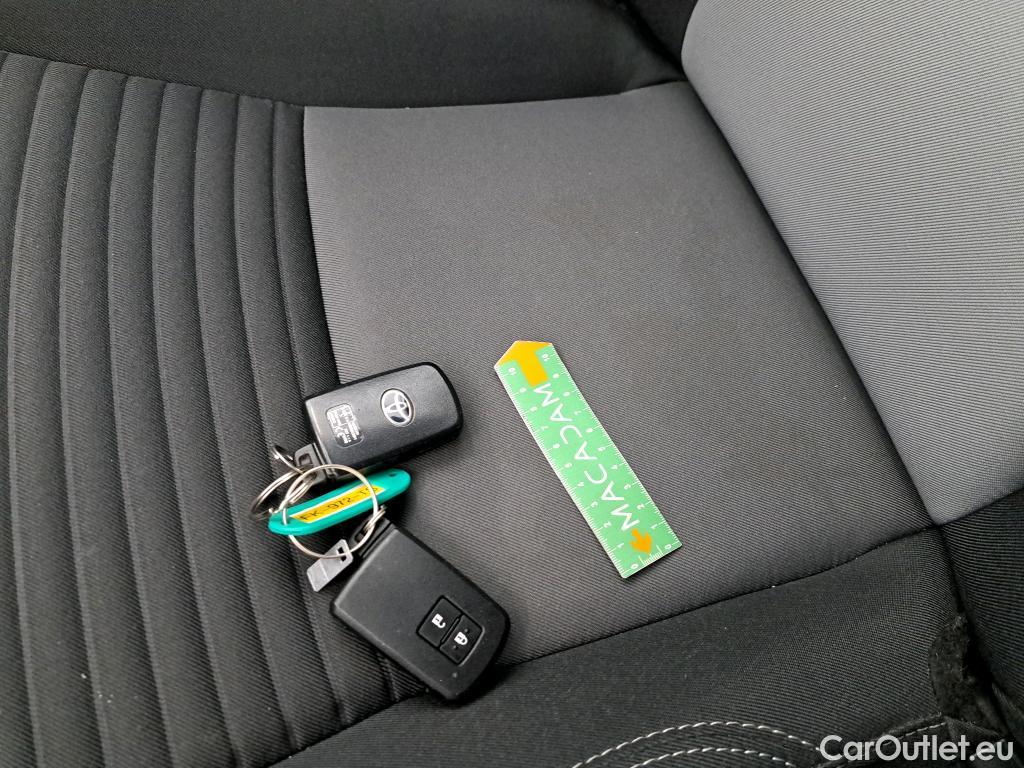  Toyota  Yaris TOYOTA  Hybride / 2017 / 5P / Berline 1.5 VVT-I HYBRID France Business #5