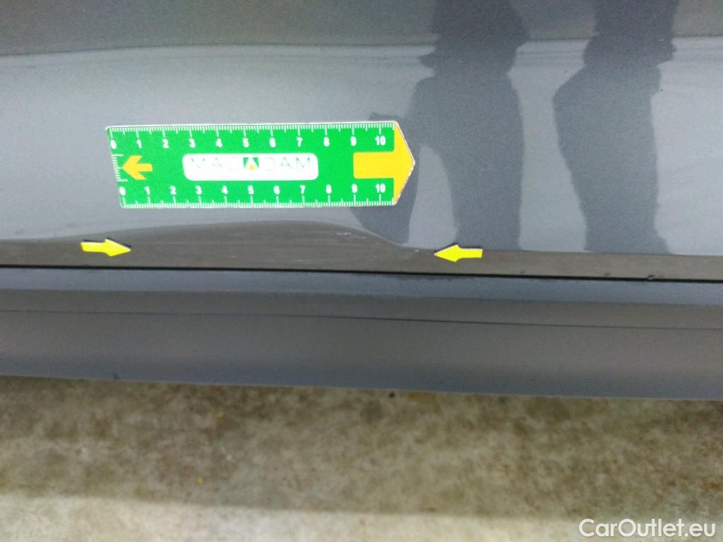  Volkswagen  T-ROC VOLKSWAGEN  / 2017 / 5P / SUV 2.0 TDI 150 LOUNGE BUSINESS DSG7 #2