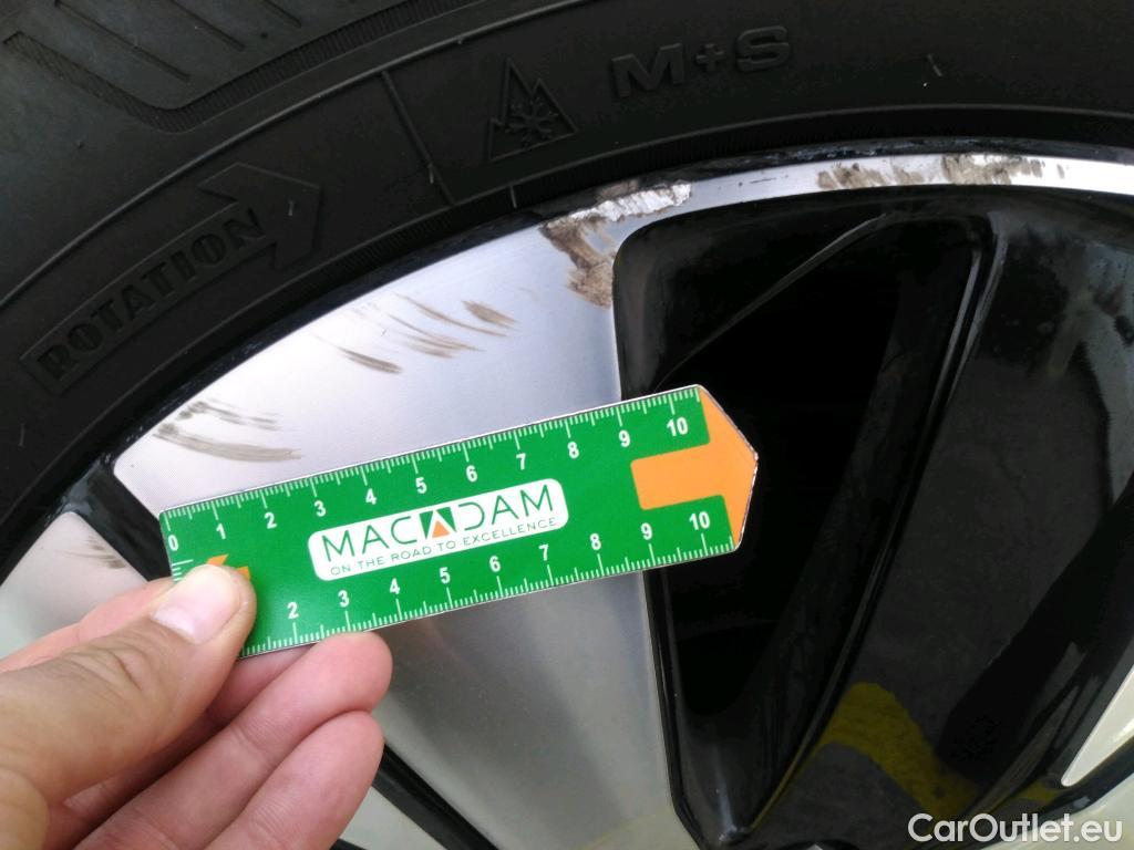  Volvo  XC 40 VOLVO XC40 / 2022 / 5P / SUV Recharge T4 211 DCT7 Plus #3