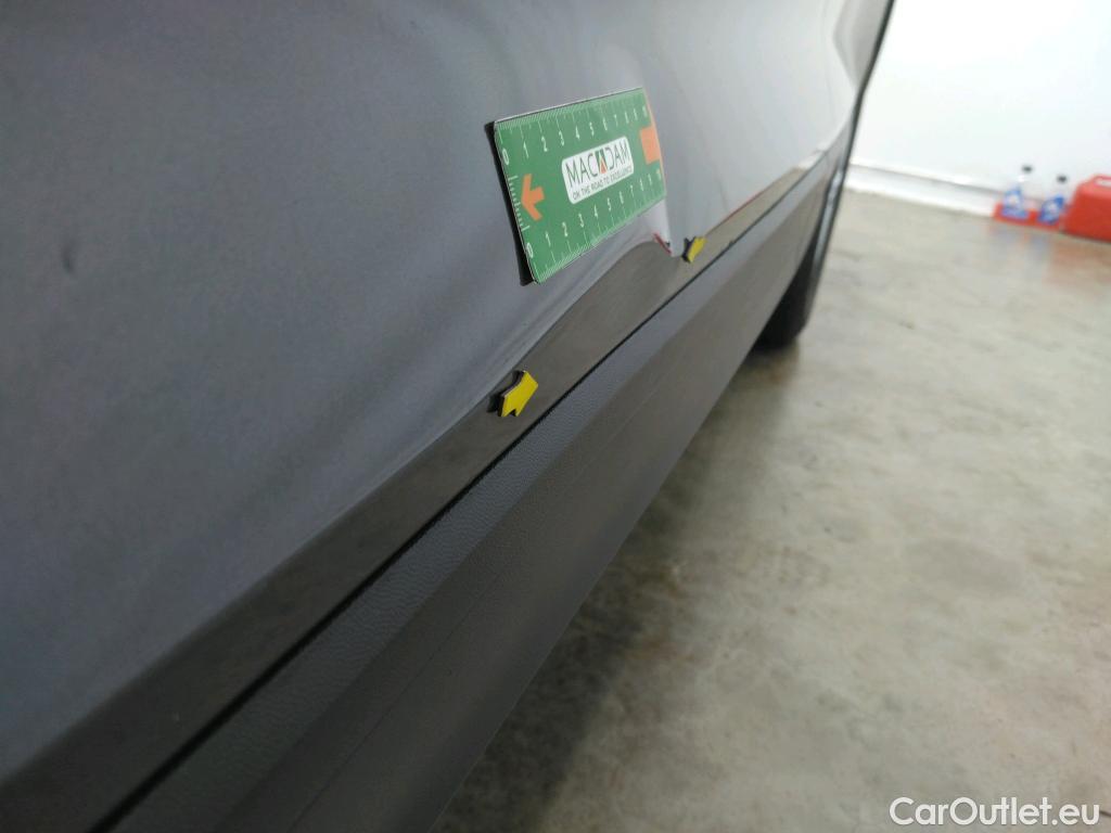  Volkswagen  T-ROC VOLKSWAGEN  / 2017 / 5P / SUV 2.0 TDI 150 LOUNGE BUSINESS DSG7 #3