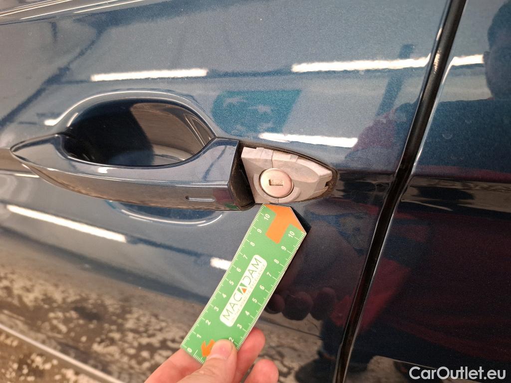  Volkswagen  Tiguan VOLKSWAGEN  / 2020 / 5P / SUV 1.4 eHybrid 245 DSG6 Elegance #9