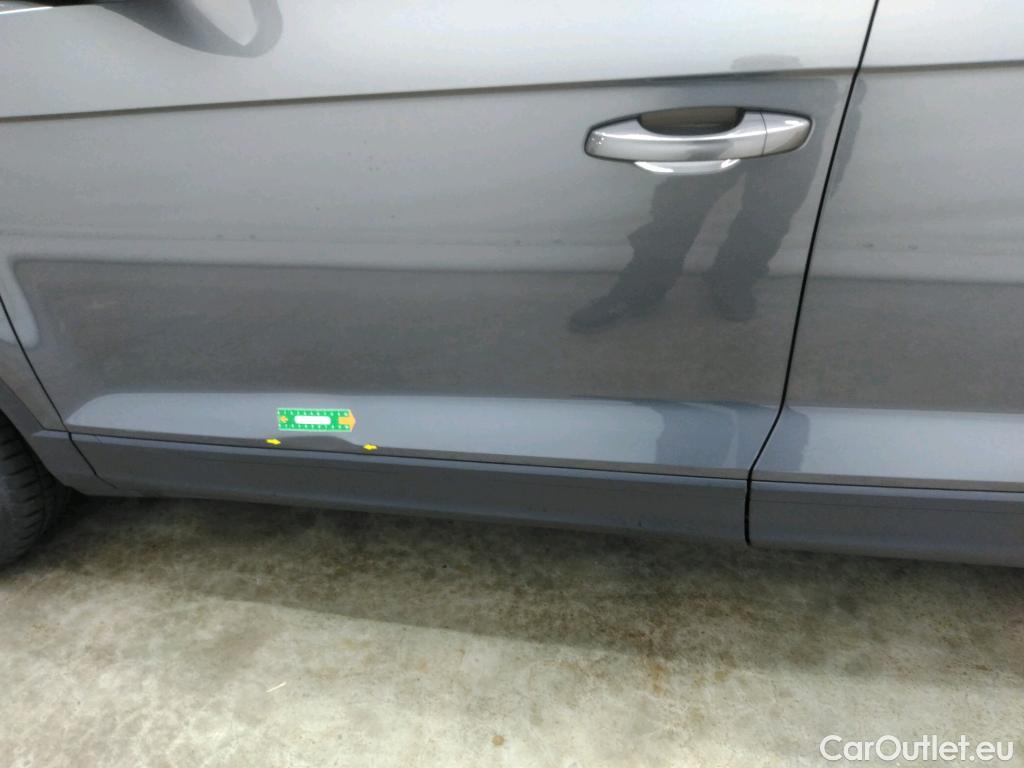  Volkswagen  T-ROC VOLKSWAGEN  / 2017 / 5P / SUV 2.0 TDI 150 LOUNGE BUSINESS DSG7 #1