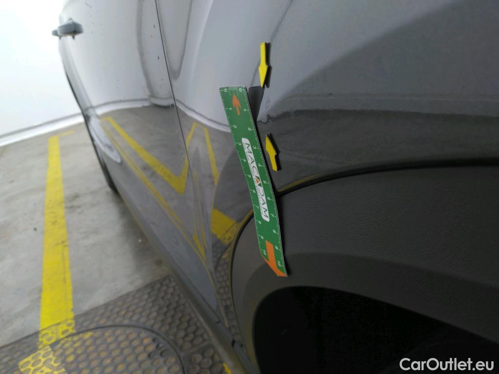  Volkswagen  T-ROC VOLKSWAGEN  / 2017 / 5P / SUV 2.0 TDI 150 LOUNGE BUSINESS DSG7 #17