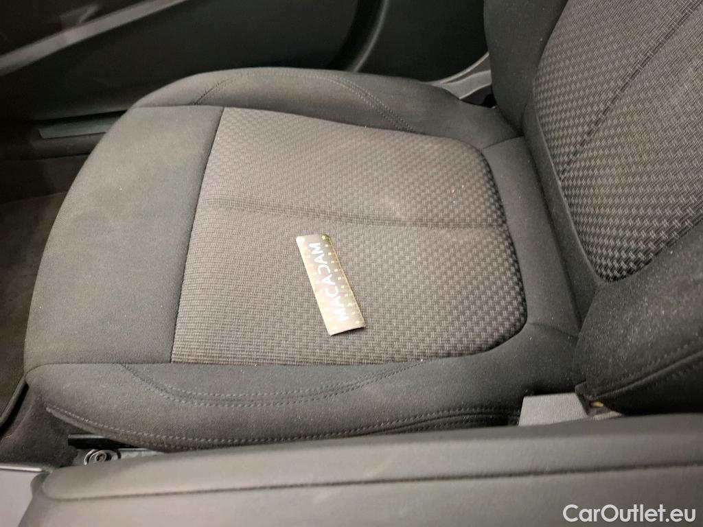  Bmw  Serie 1 BMW Série 1 / 2019 / 5P / Berline 116i DKG7 Business Design #1