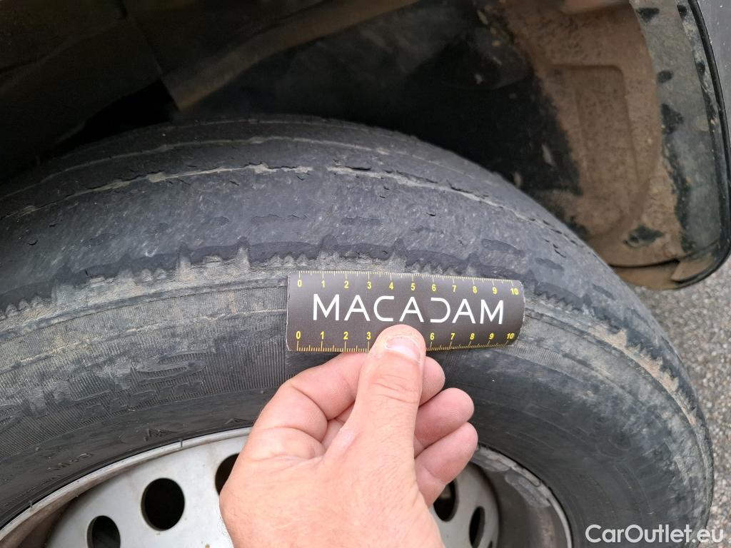  Iveco  Daily IVECO  / 2014 / 4P / Fourgon tôlé 2.3 35S16HA8 V11 H2 3520 / VENTE SANS CG #28