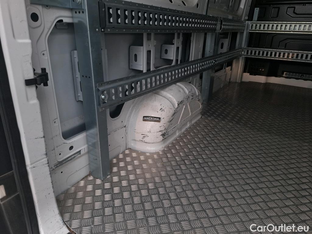  Volkswagen  Crafter  Fourgon Fourgon 30 mittlerer Radstand mit Hochdach FWD 2.0 #62