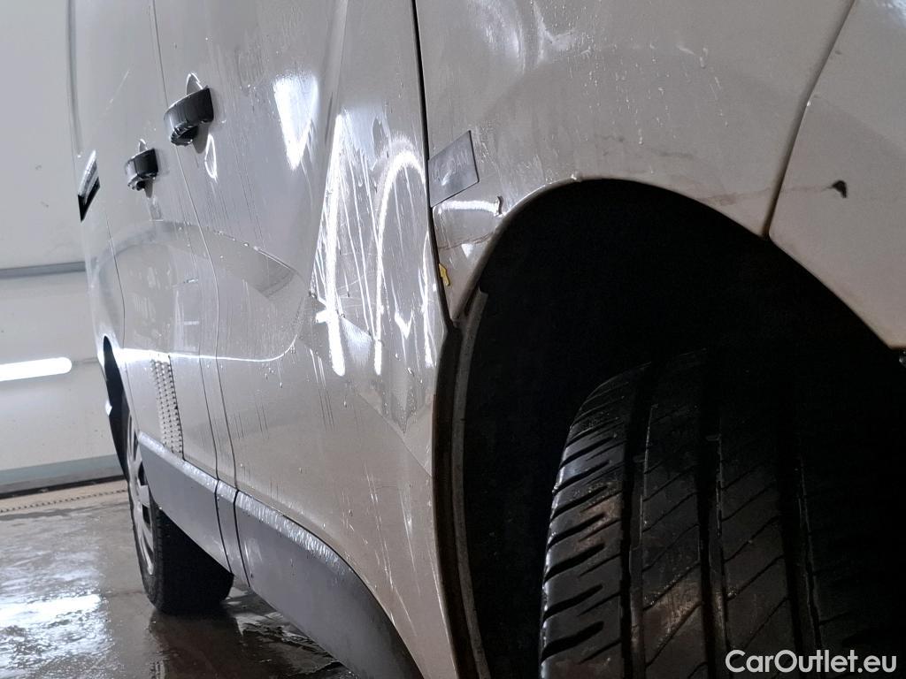  Renault  Trafic RENAULT  VU 4p Fourgon FG GCF L1H1 1200 dCi 95 E6 #10