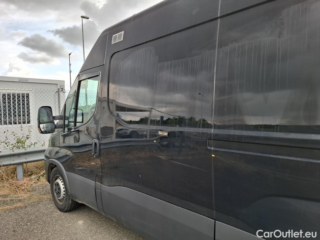  Iveco  Daily IVECO  / 2014 / 4P / Fourgon tôlé 2.3 35S16HA8 V11 H2 3520 / VENTE SANS CG #9